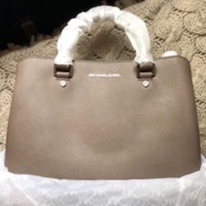 *HOST PICK* Michael Kors Savannah Satchel *NEW*